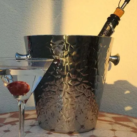 Casablanca In Comfortable Semesterbostad *